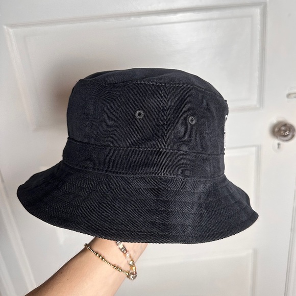 Sergio Tacchini Bucket Hat Embroidered ST Logo Black Corduroy Retro Festival NWT - Picture 5 of 12